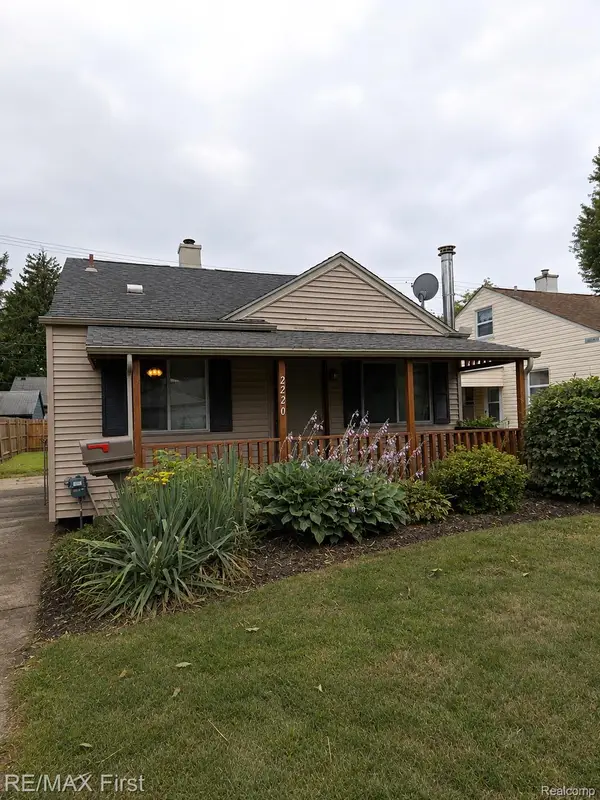 2220 Rowland Avenue, RoyalOak, MI 48067