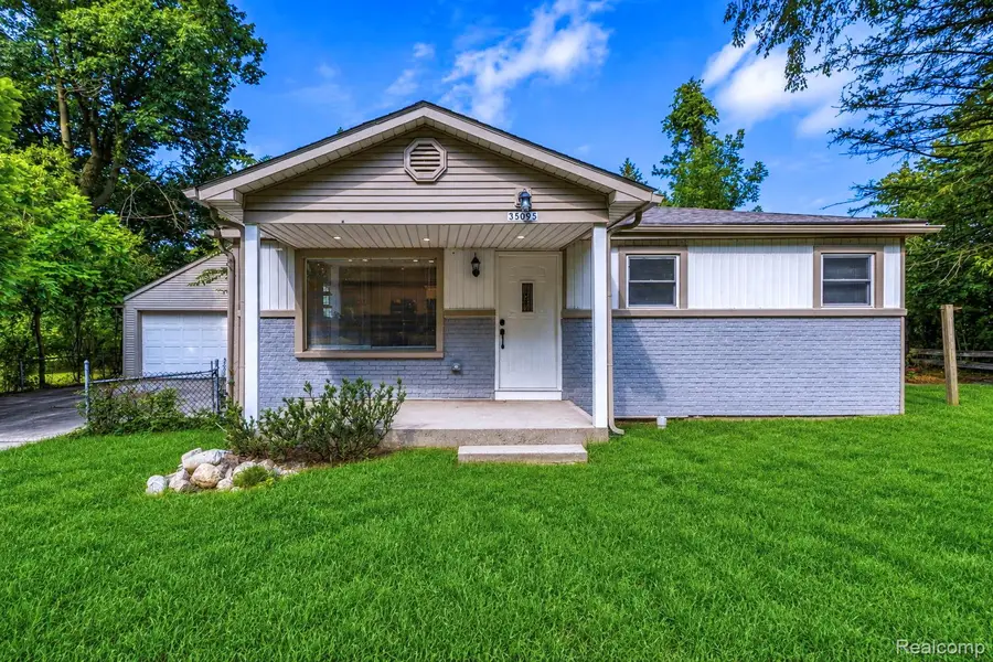 35095 Bridgeman Street, Farmington Hills, MI 48335 - #3