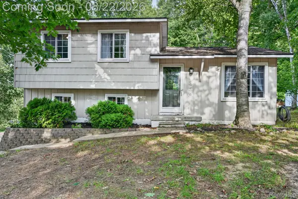 2350 Indian Road, Lapeer, MI 48446