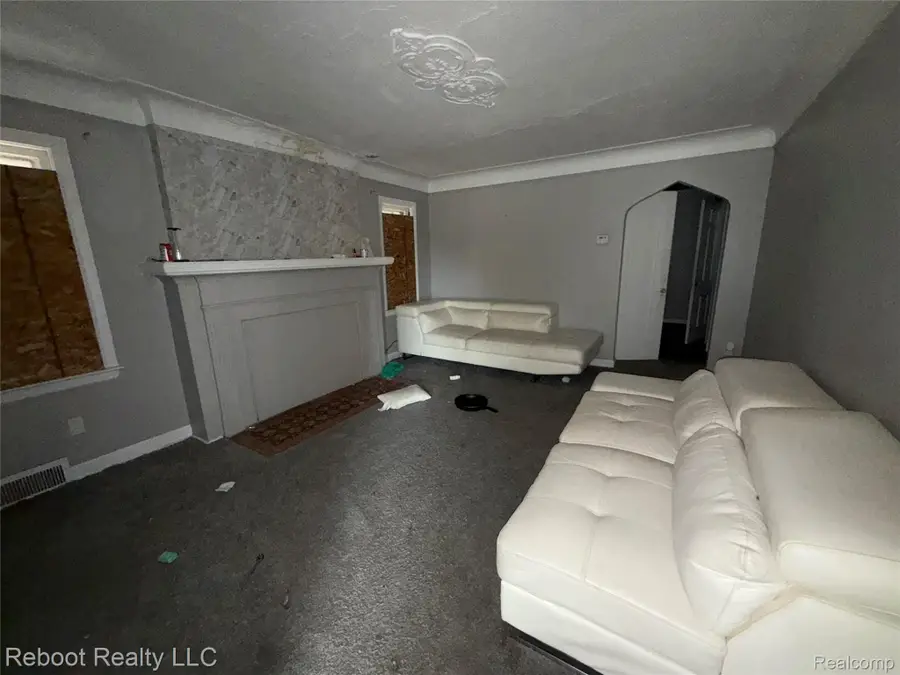 10437 Mckinney Street, Detroit, MI 48224 - #2