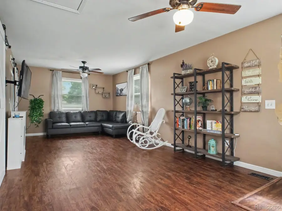1444 E Williamson Avenue, Burton, MI 48529 - #3