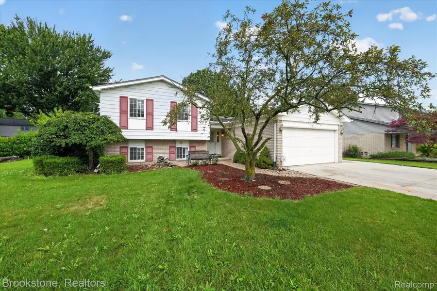 39795 Waldorf Drive, Clinton, MI 48038 - #2