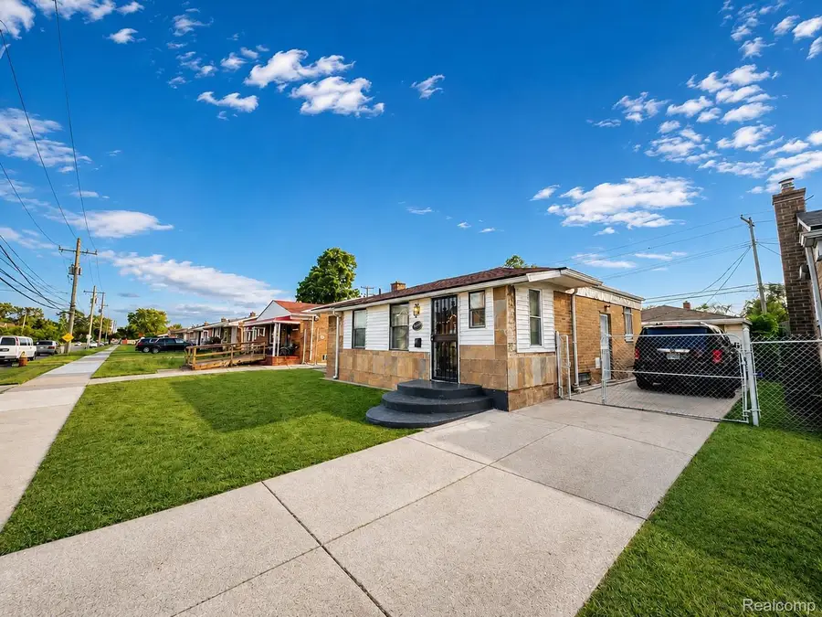 12021 Buffalo Street, Hamtramck, MI 48212 - #3