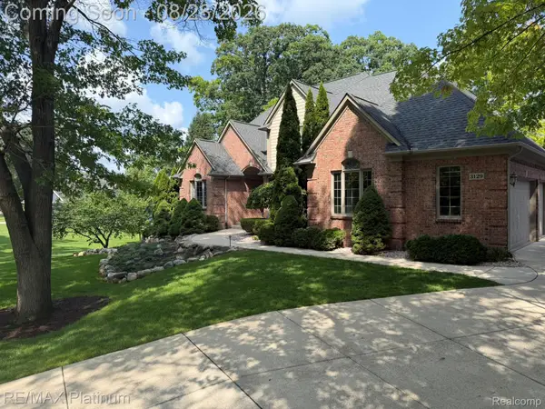 3129 Sand Pebble Cove Drive, Pinckney, MI 48169