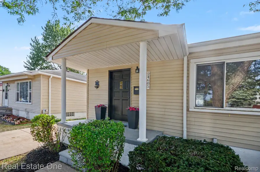 24605 Brittany Avenue, Eastpointe, MI 48021 - #3