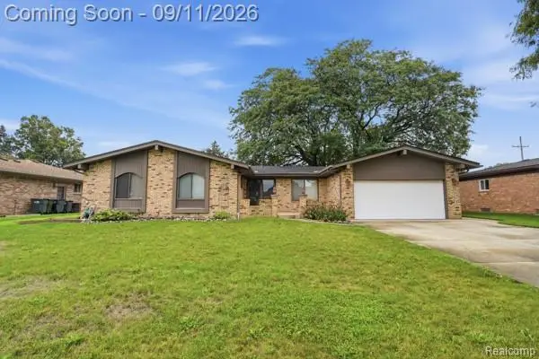37036 Almont Drive E, Sterling Heights, MI 48310 - #2