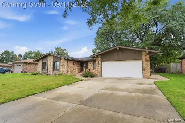 37036 Almont Drive E, Sterling Heights, MI 48310 - #3