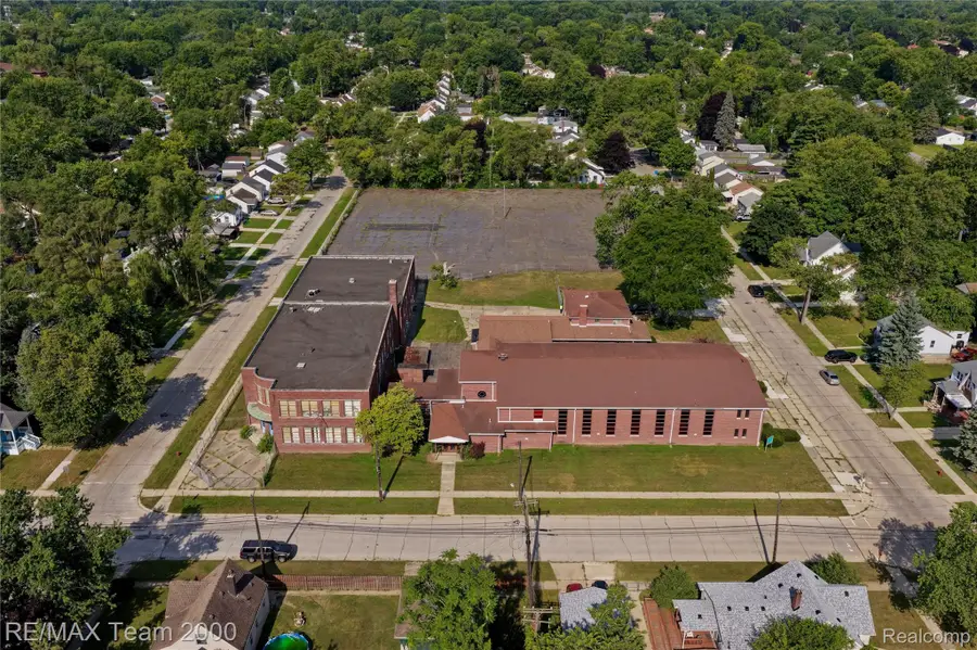 26123 Mcdonald Street, Dearborn Heights, MI 48125 - #2