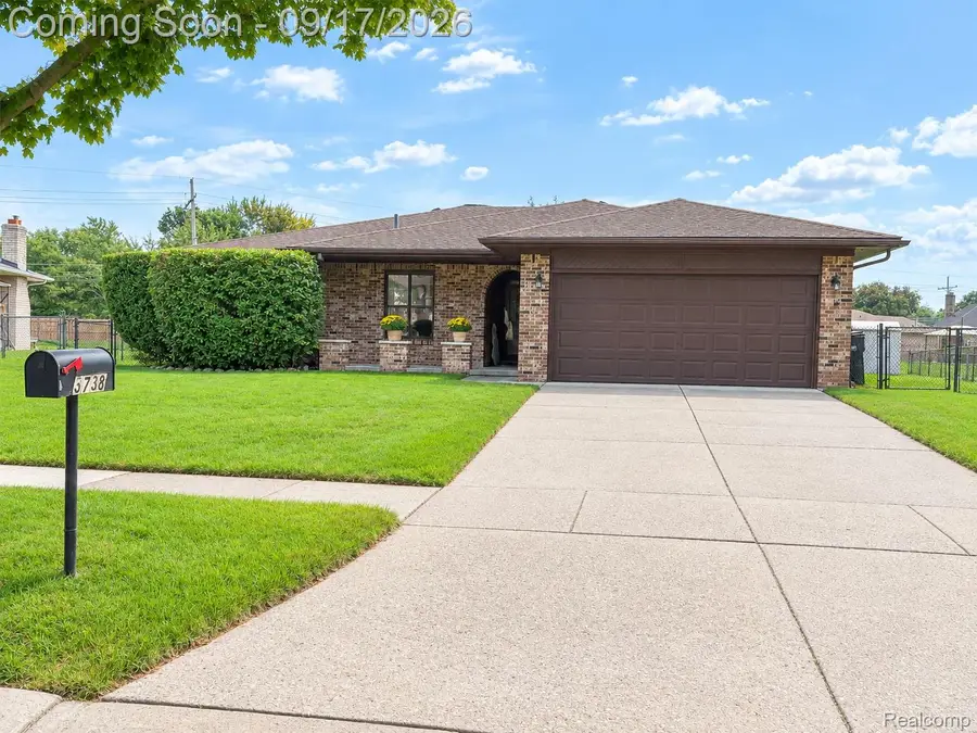 3738 Alderdale Drive, Sterling Heights, MI 48310 - #2