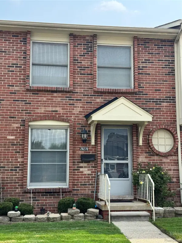 20270 Great Oaks Circle S #252, ClintonTownship, MI 48036