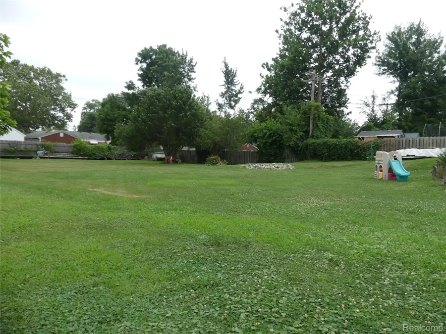 8335 Pardee Road, Taylor, MI 48180 - #3