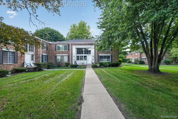 629 E Fox Hills Drive #44, BloomfieldHills, MI 48304