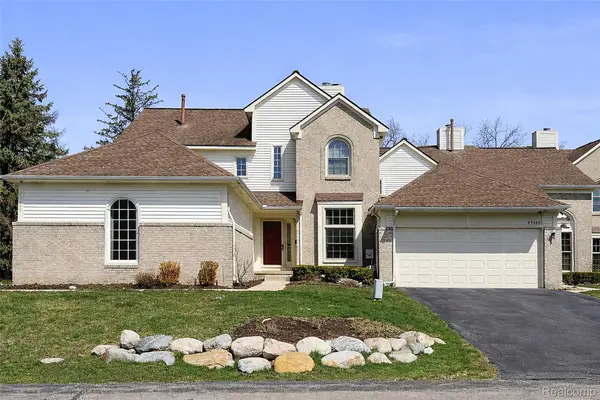 43470 Algonquin Drive, Novi, MI 48375