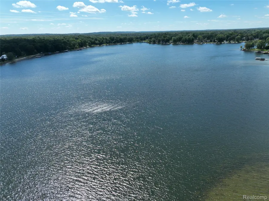 5307 Edgelake Drive, Pinckney, MI 48169 - #3
