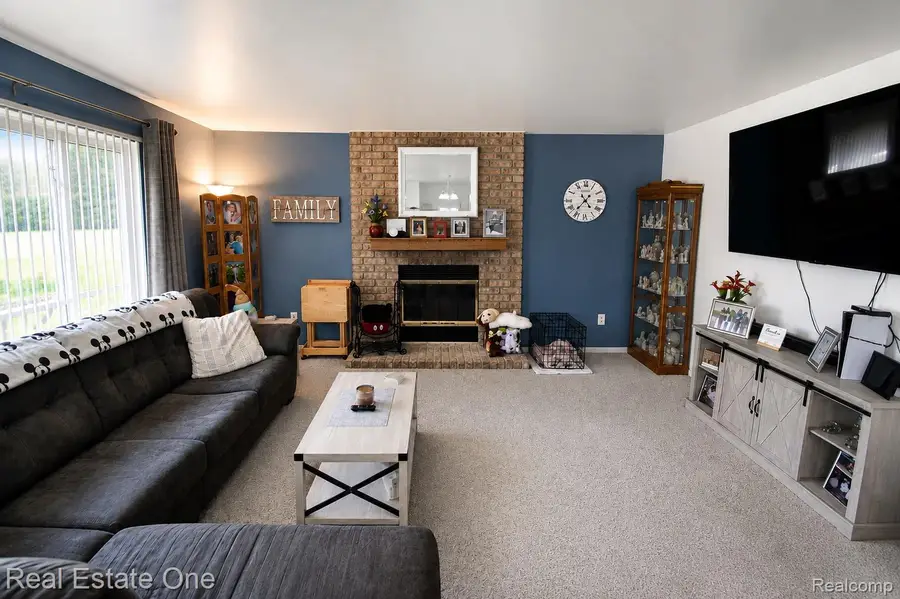 22103 Cherrylawn Drive, Brownstown, MI 48134 - #3
