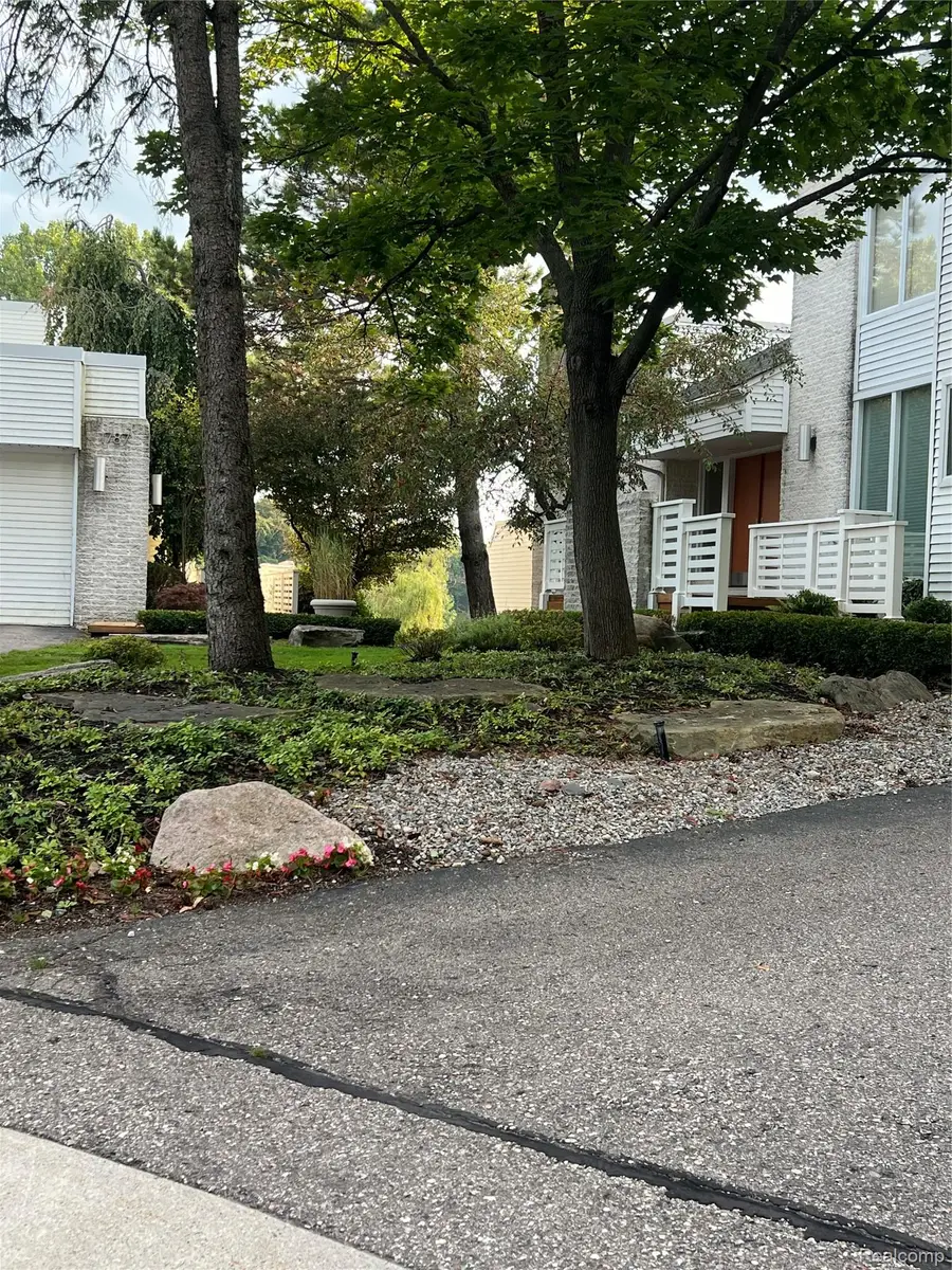 1787 Alexander Drive, Bloomfield, MI 48302 - #2