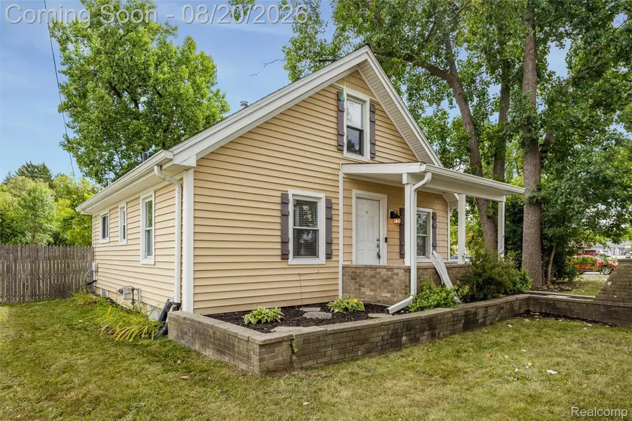 4465 S Center Road, Burton, MI 48519 - #2