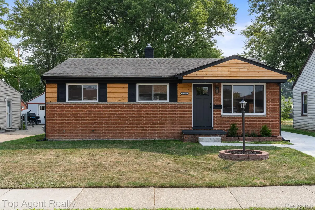 28012 Gladstone Street, Saint Clair Shores, MI 48081 - #1