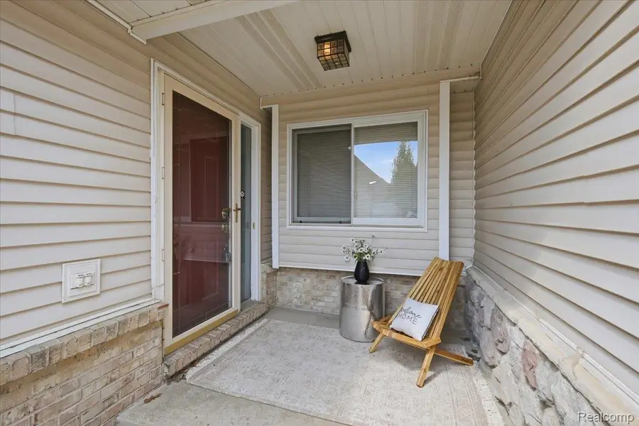 61016 Evergreen Court, South Lyon, MI 48178 - #2