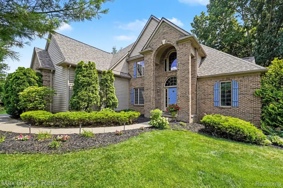 9843 Oak Valley Drive, Clarkston, MI 48348 - #2