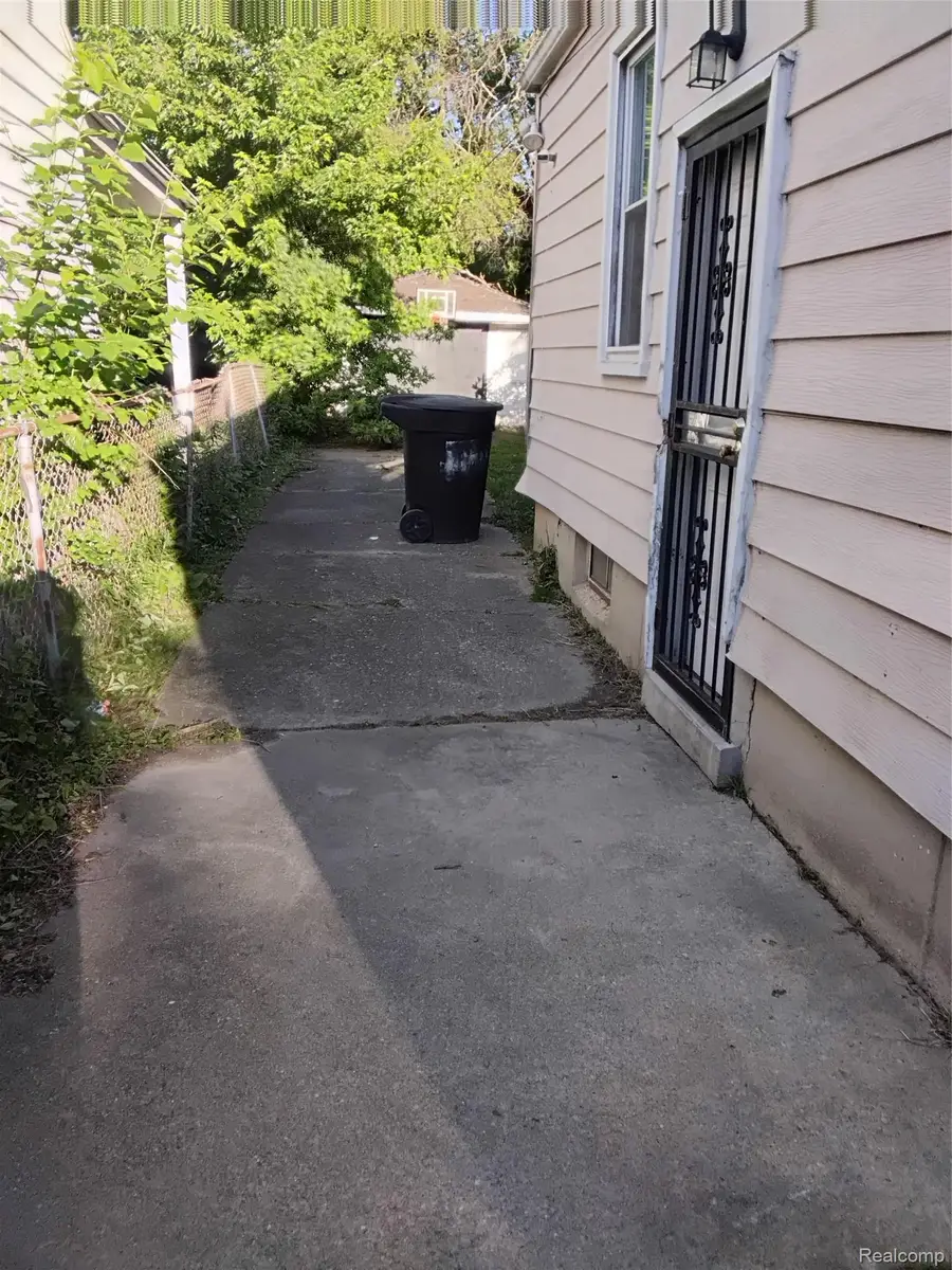 8275 Vaughan Street, Detroit, MI 48228 - #2