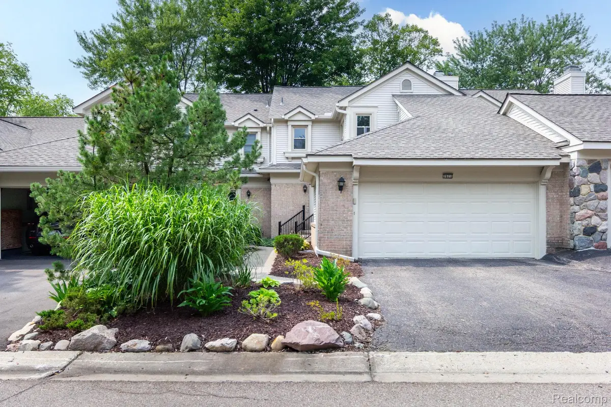 7671 Danbury Circle, West Bloomfield, MI 48322 - #1