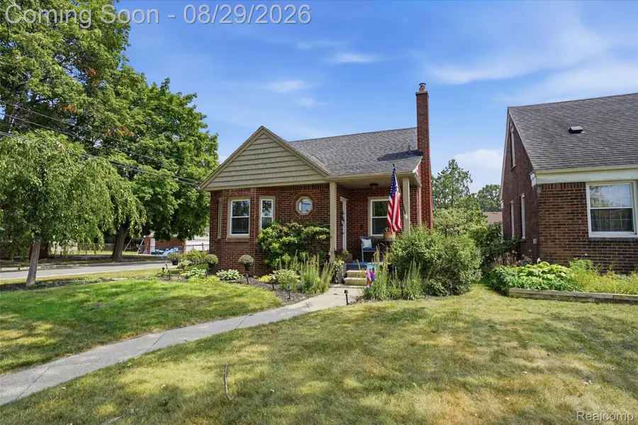 3301 Mckinley Street, Dearborn, MI 48124 - #2