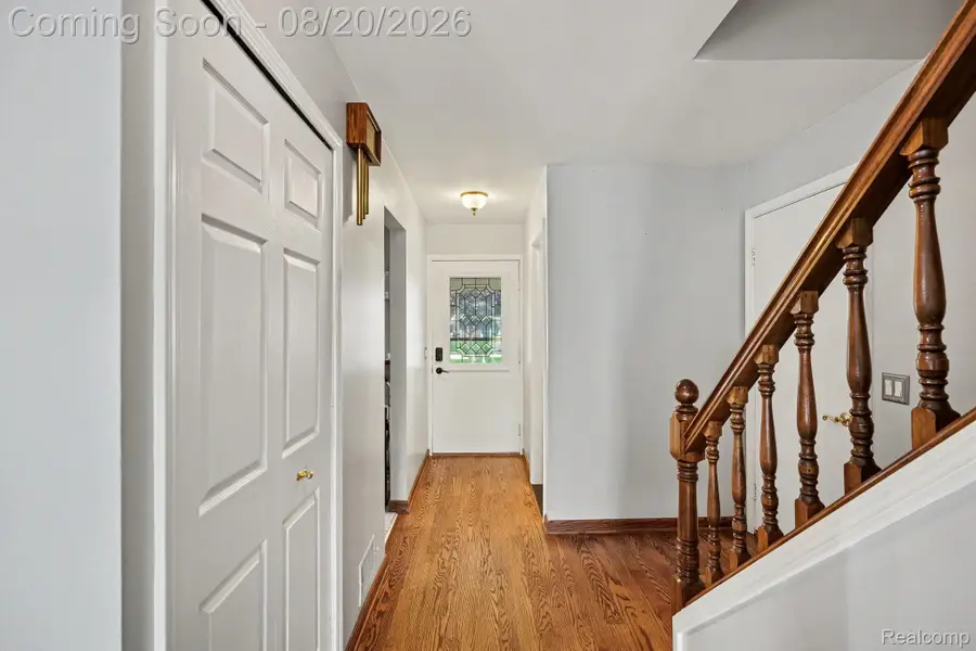 33362 Jefferson Avenue, Saint Clair Shores, MI 48082 - #3