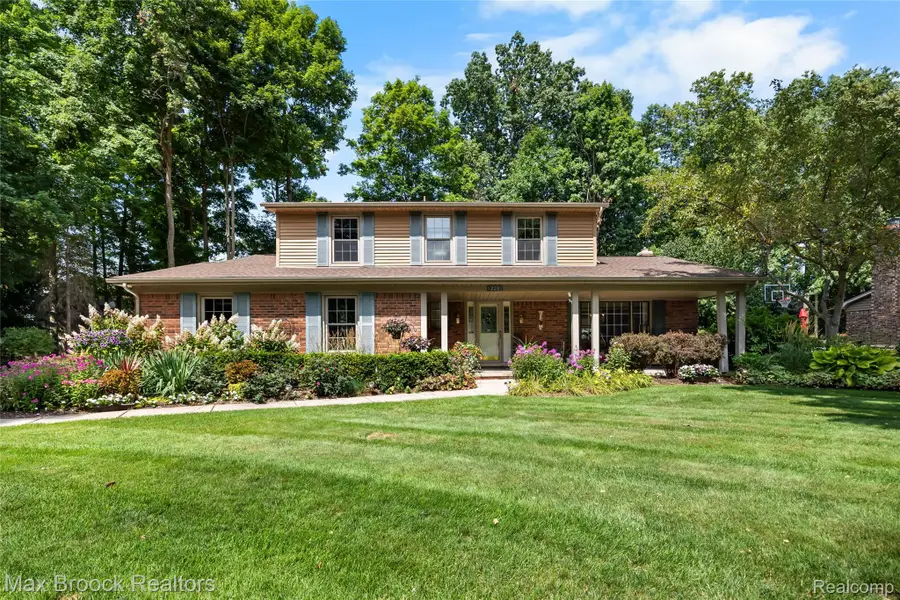 12201 Craven Avenue, Shelby, MI 48315 - #2