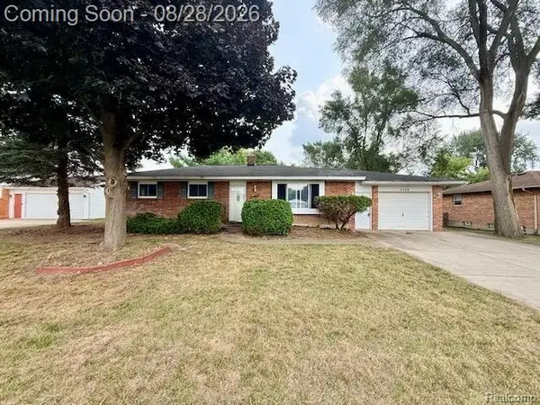1300 Edgeorge Street, Waterford, MI 48327