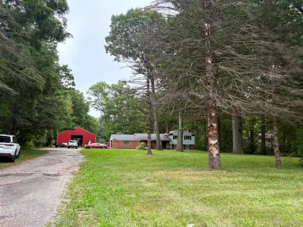4949 Clarkston Rd Road, Clarkston, MI 48348