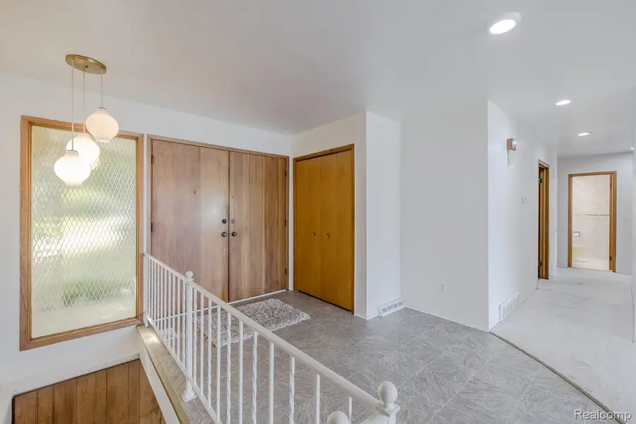 3108 Schoolhouse Drive, Waterford, MI 48329 - #3