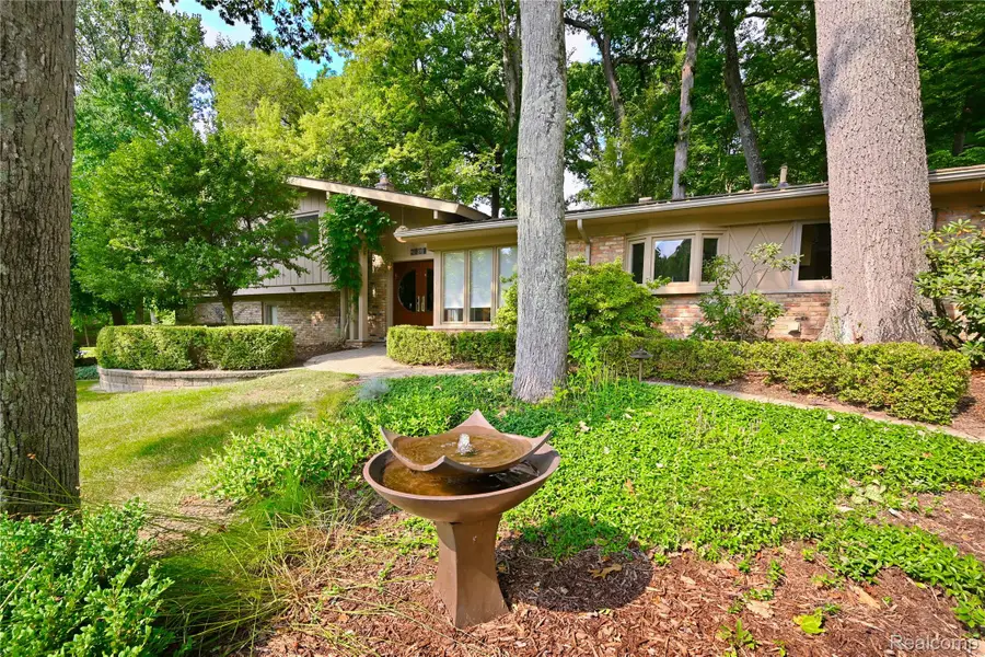 4780 Pickering Road, Bloomfield, MI 48301 - #3