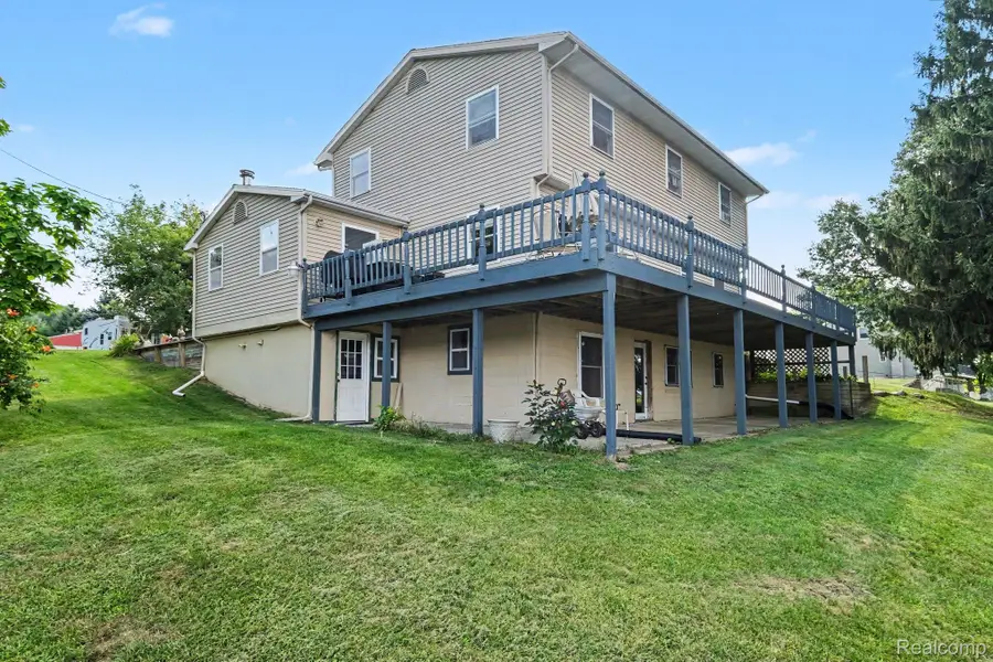 6145 South Drive, Fenton, MI 48430 - #2