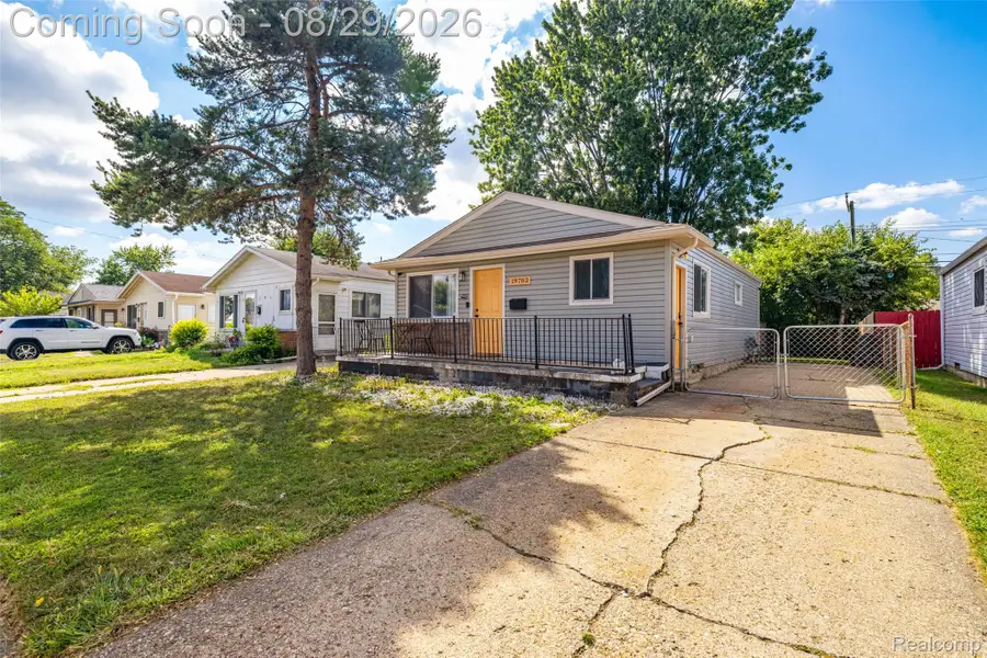 19782 Woodward Street, Clinton Township, MI 48035 - #2