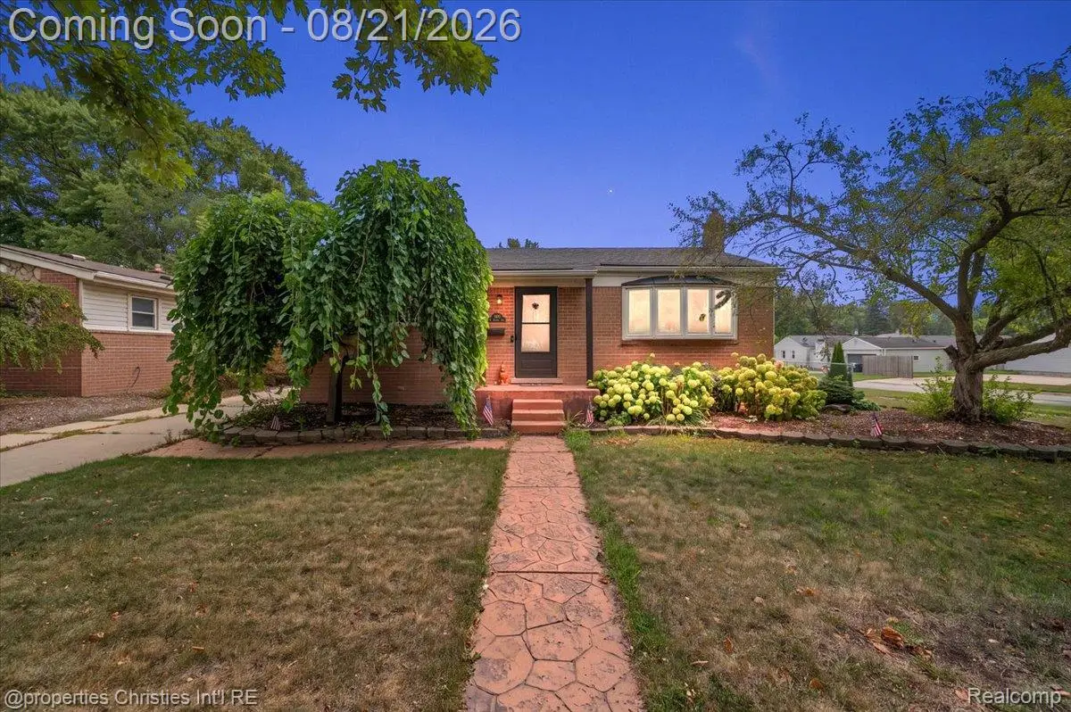 1410 N Stephen Avenue, Clawson, MI 48017 - #1