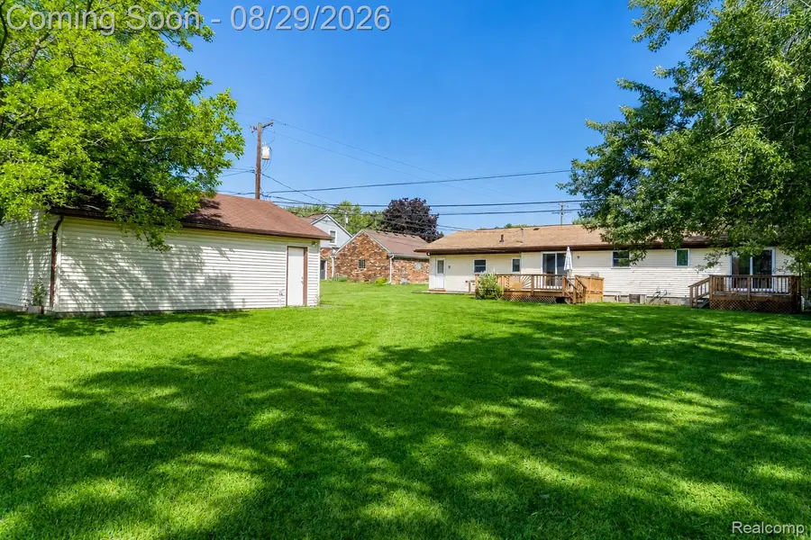 704 E Lovell Drive, Troy, MI 48085 - #2