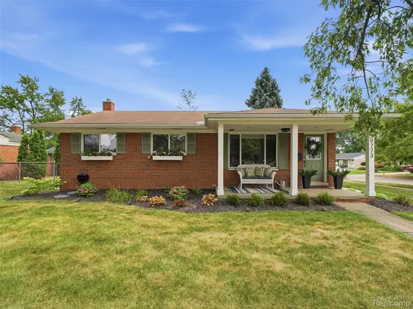 39773 Bart Street, Canton, MI 48187
