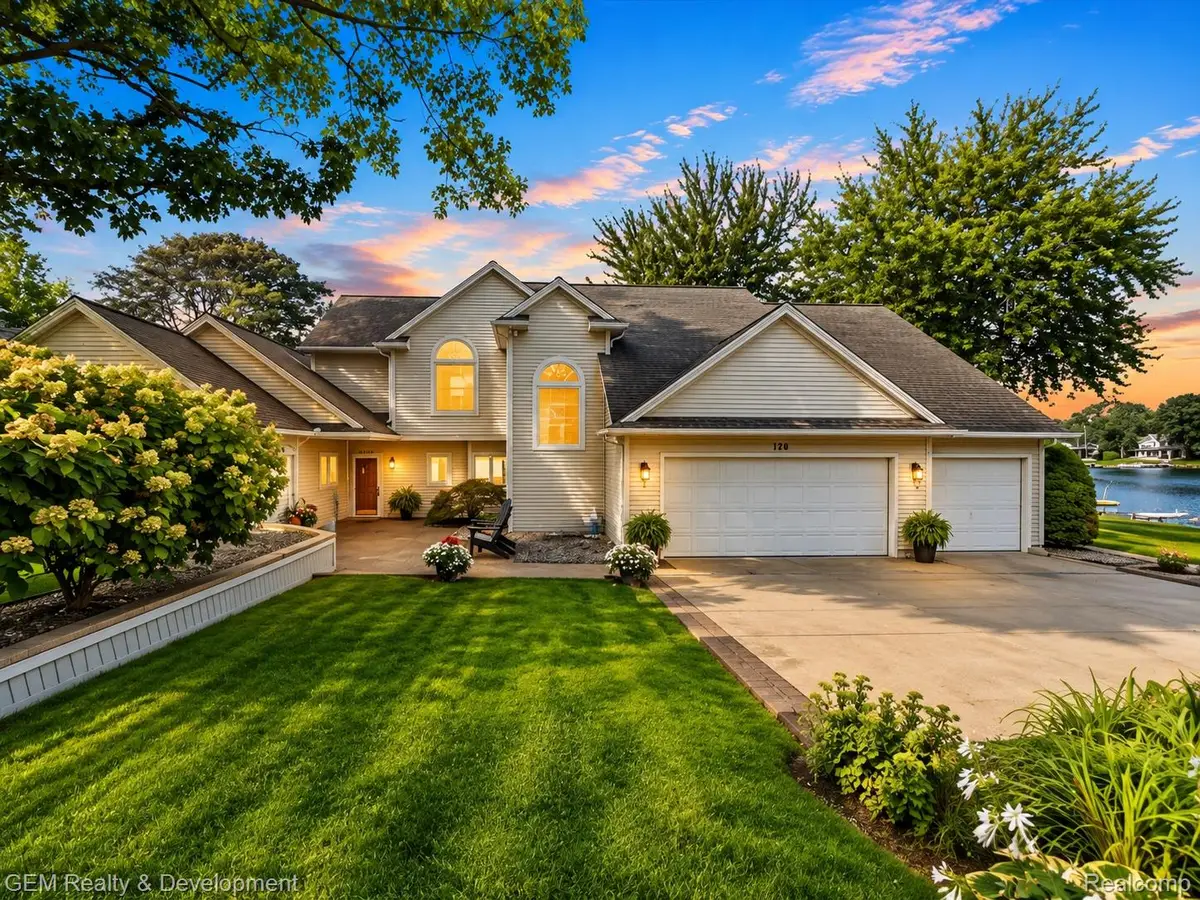 146 Castlewood Drive, Brooklyn, MI 49230 - #1