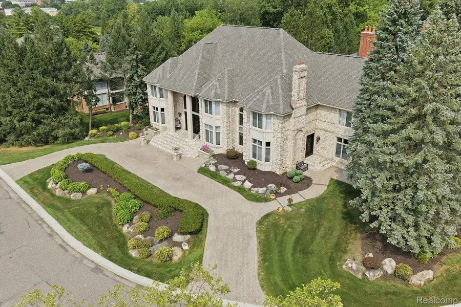 2417 Heronwood Drive, Bloomfield, MI 48302 - #3