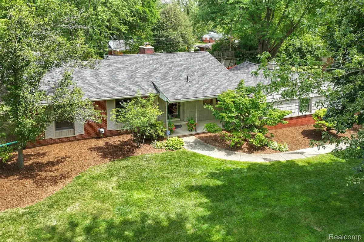 28432 Westerleigh Road, Farmington Hills, MI 48334 - #1