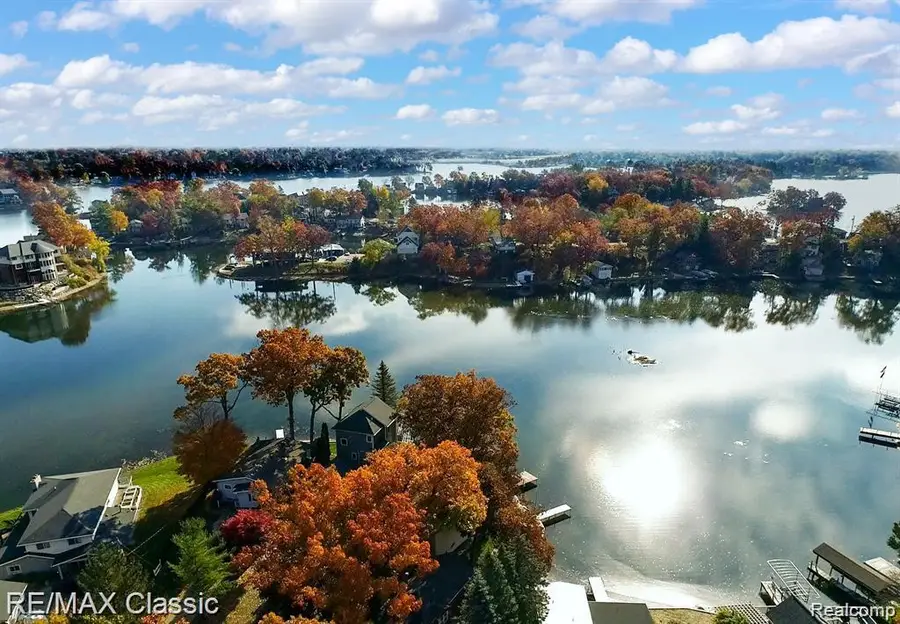 512 Fernhurst Court, Orion, MI 48362 - #3