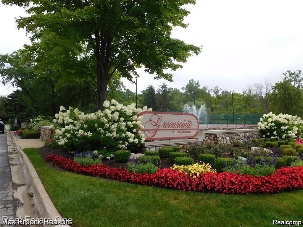 7269 Huntcliff, West Bloomfield, MI 48322 - #1