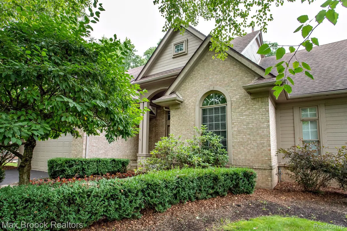4741 Woodbine Circle, West Bloomfield, MI 48323 - #1