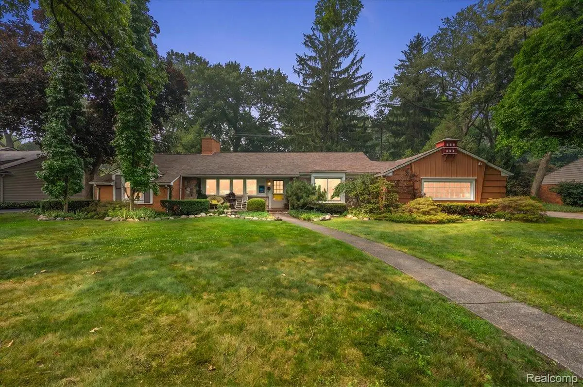 4170 Sandy Lane, Bloomfield, MI 48301 - #1