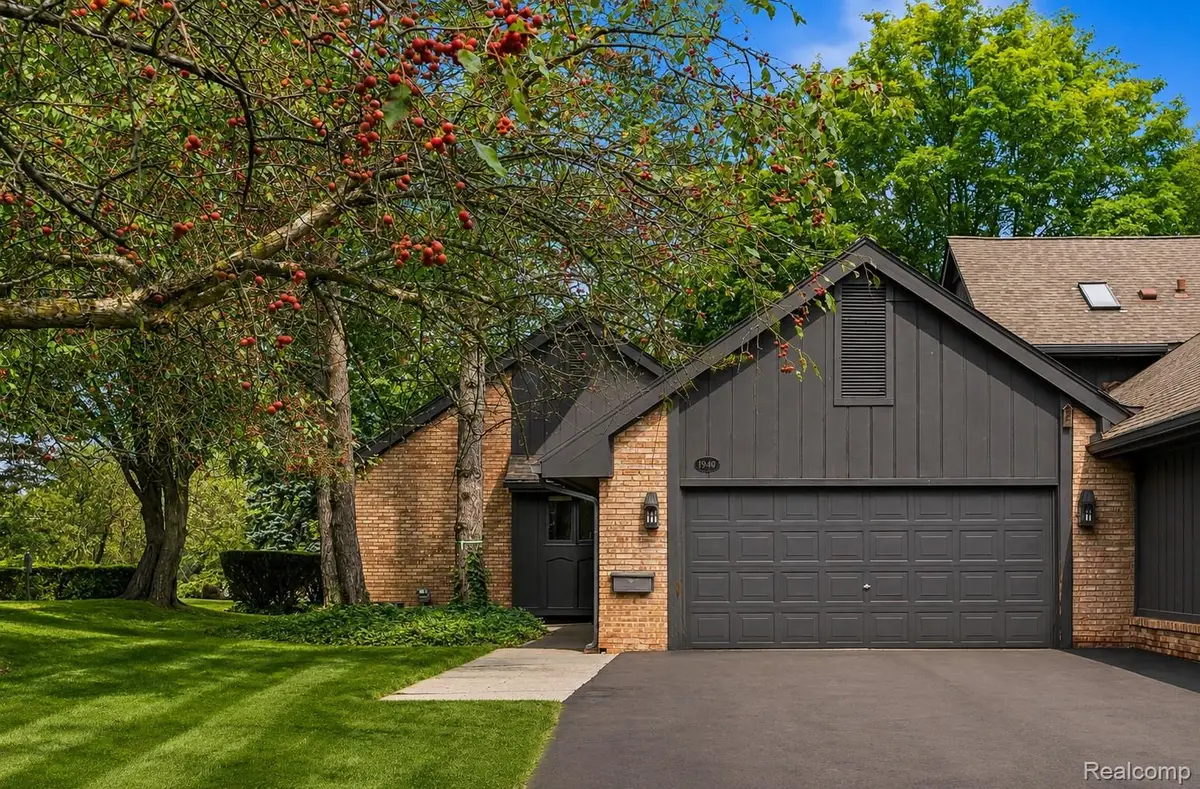 1948 Pine Ridge Lane, Bloomfield, MI 48302 - #1