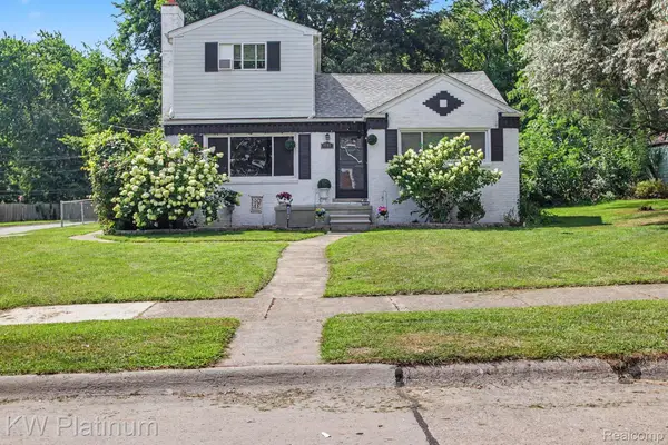8586 Superior, CenterLine, MI 48015
