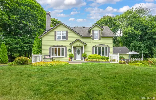 3841 Covert Road, Waterford, MI 48328