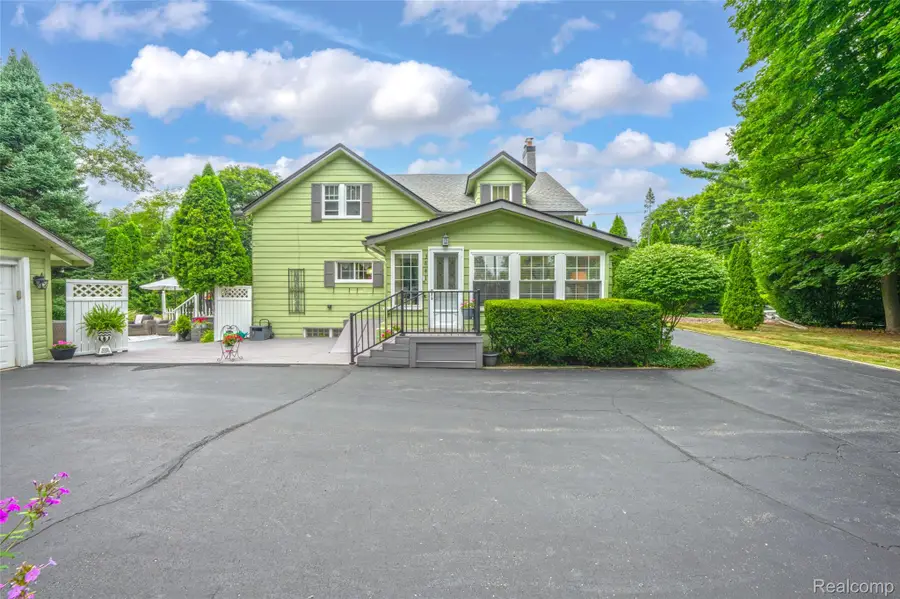 3841 Covert Road, Waterford, MI 48328 - #2