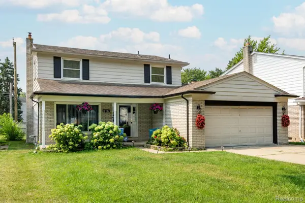 19922 Parkside Street, StClairShores, MI 48080